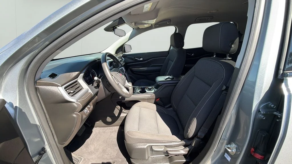 Used 2023 Silver GMC SLE image 17