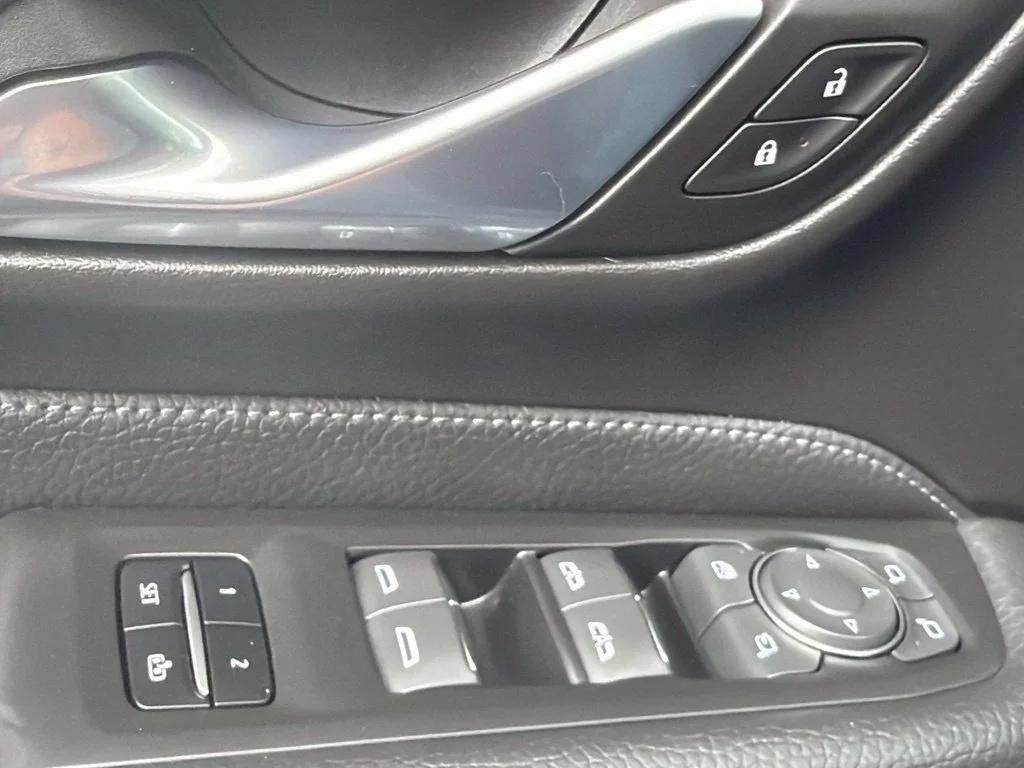 Used 2022 Midnight Blue Metallic GMC Denali image 28