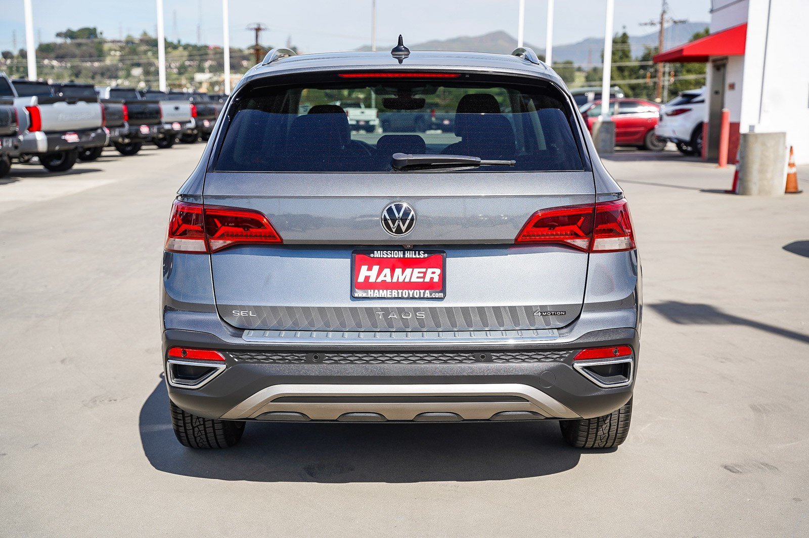 Used 2023 Platinum Gray Metallic Volkswagen SEL image 9