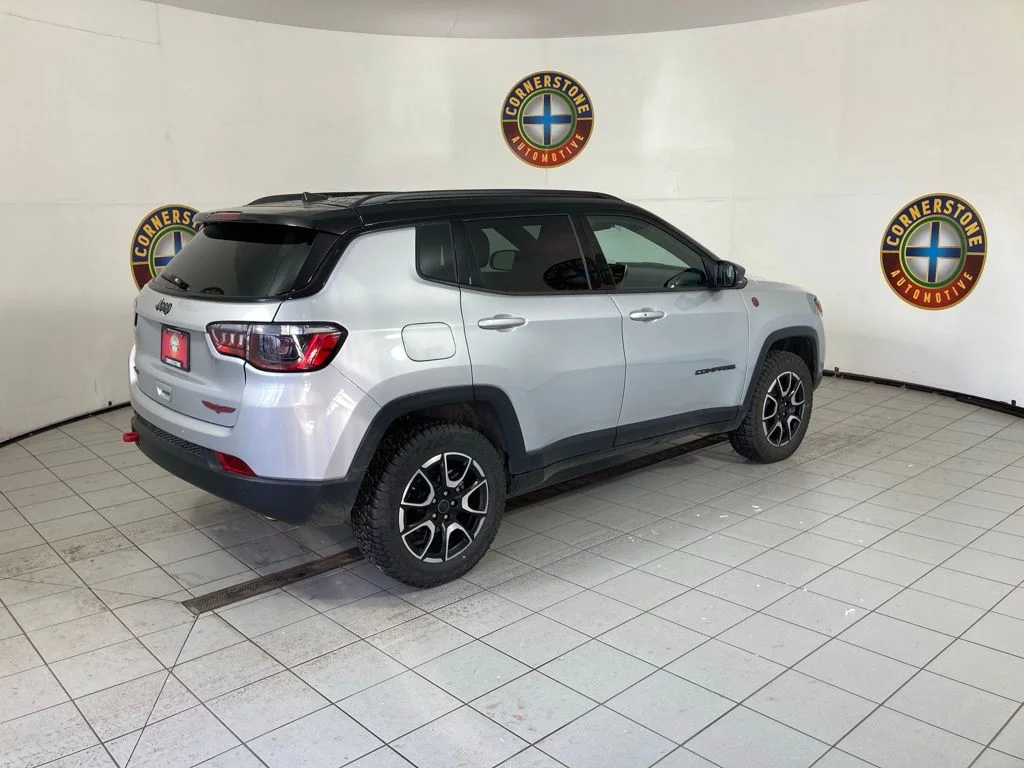 Used 2025 Silver Jeep Trailhawk image 21