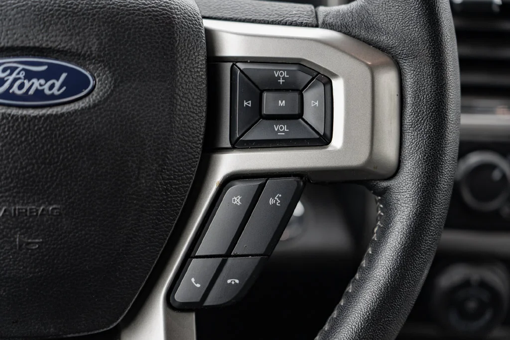 Used 2020 Black Metallic Ford Lariat image 16