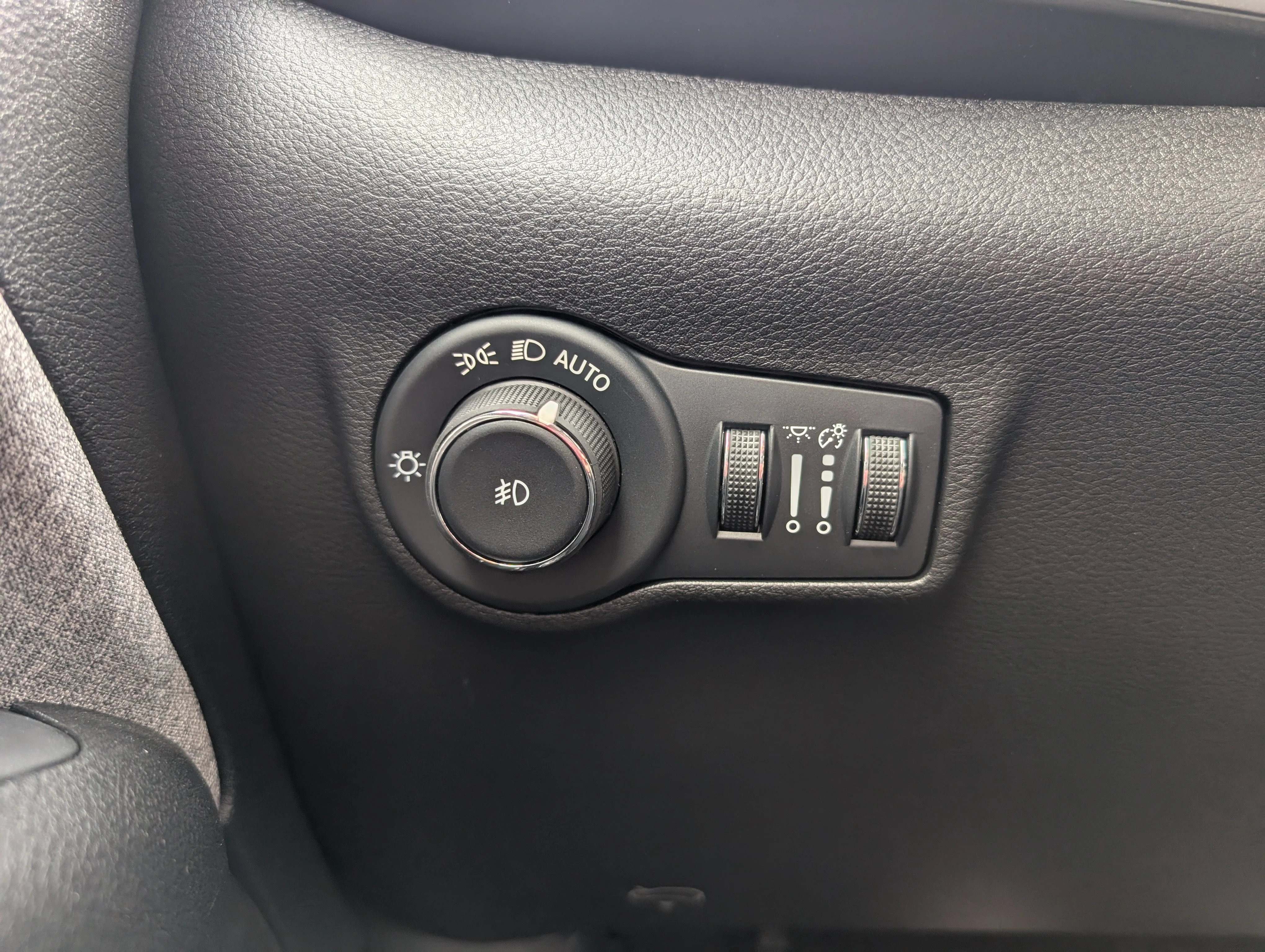 New 2026 Laser Blue Pearl Jeep North image 25