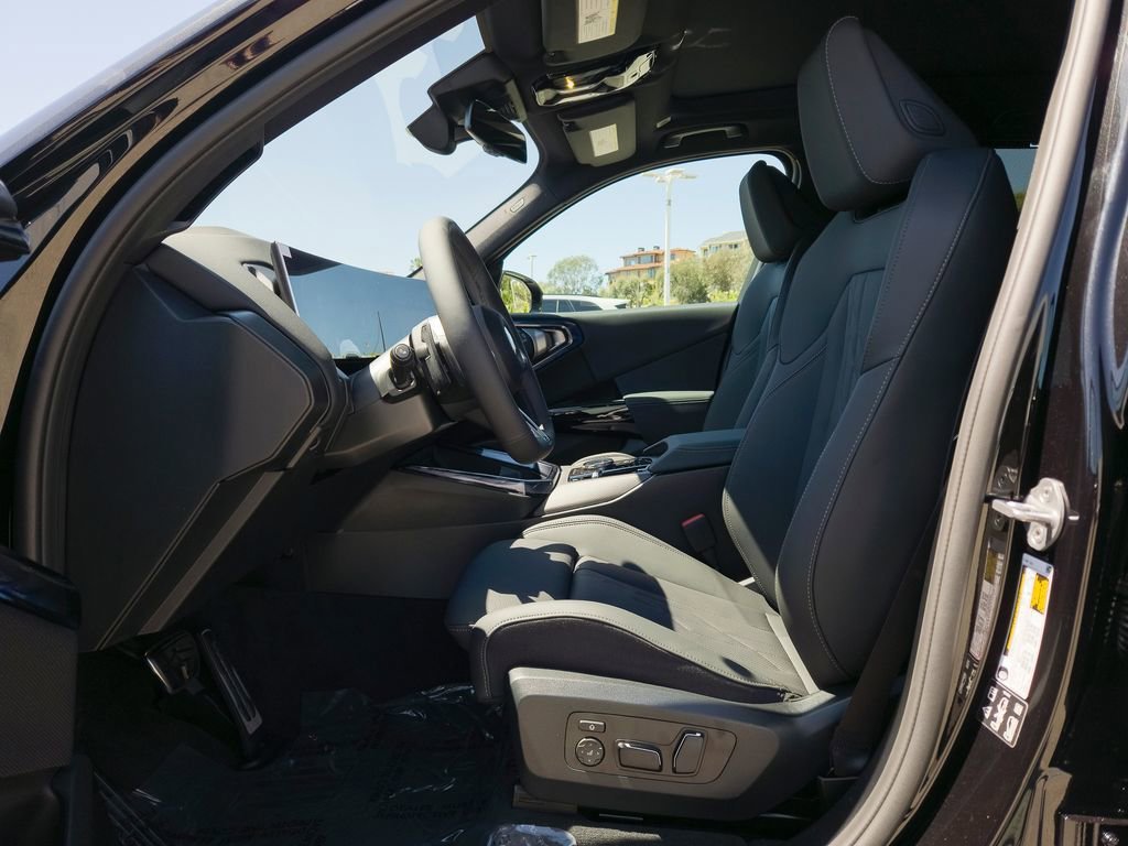 New 2026 Black Sapphire Metallic BMW 30 xDrive image 7