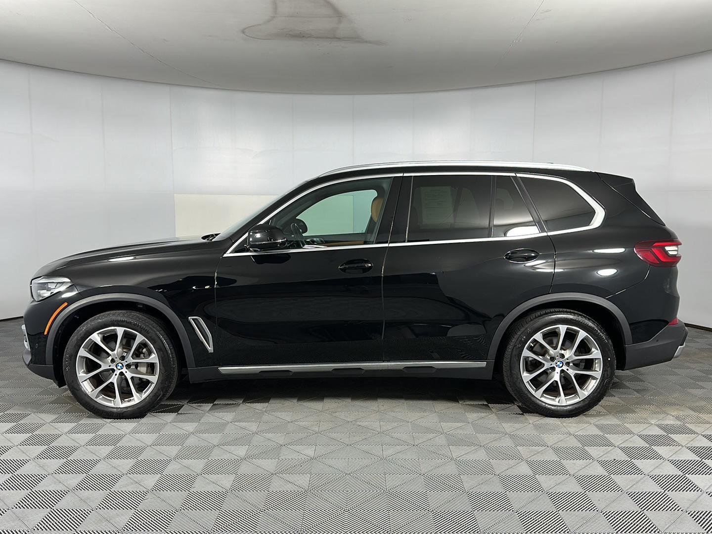 Used 2023 Jet Black BMW xDrive40i image 7