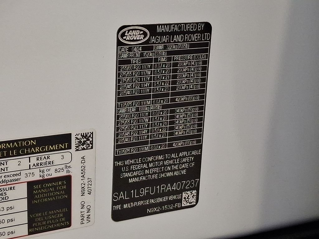 Certified Used 2024 Fuji White Land Rover Dynamic SE image 28