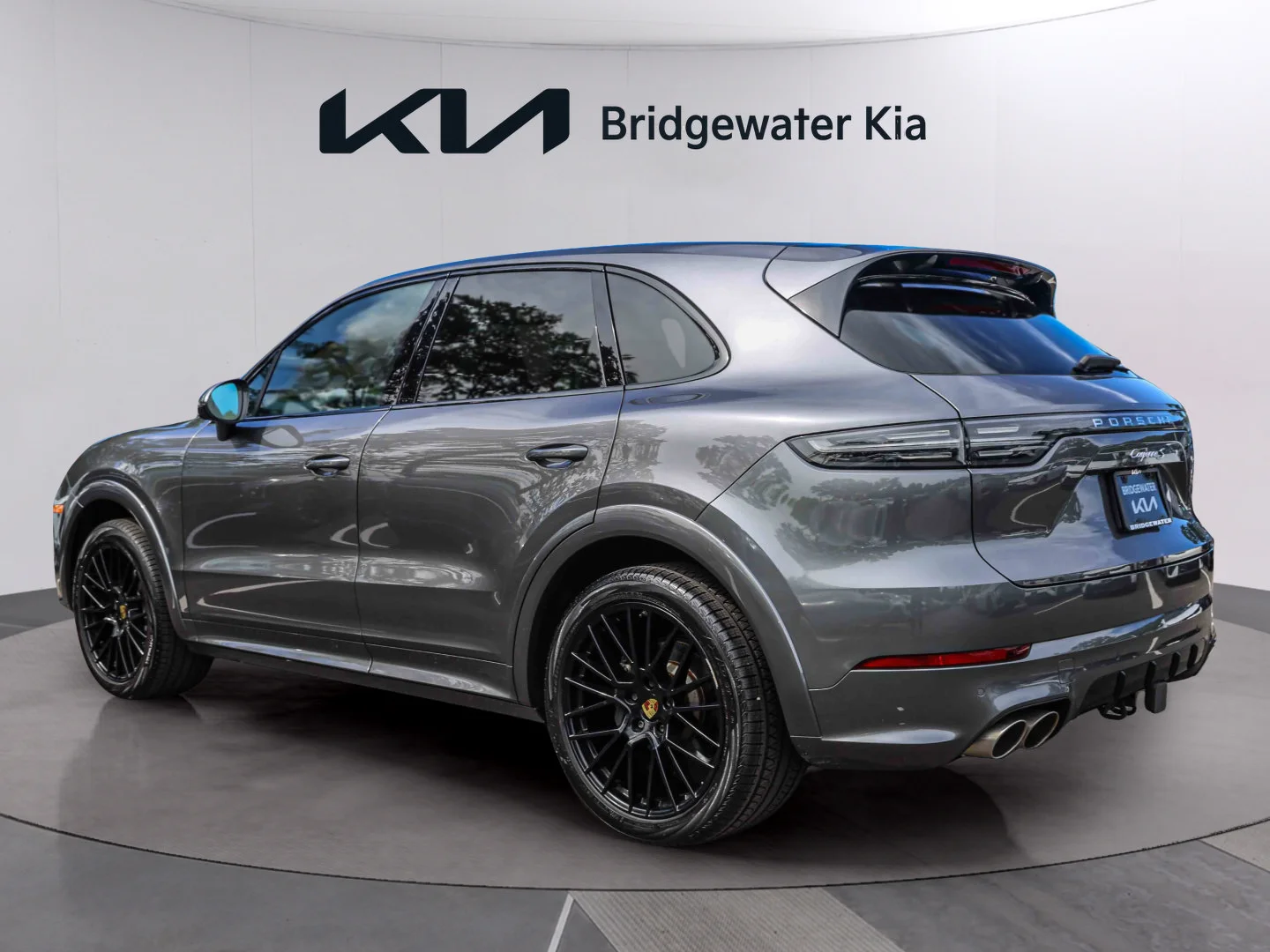 Used 2022 Gray Porsche  image 4