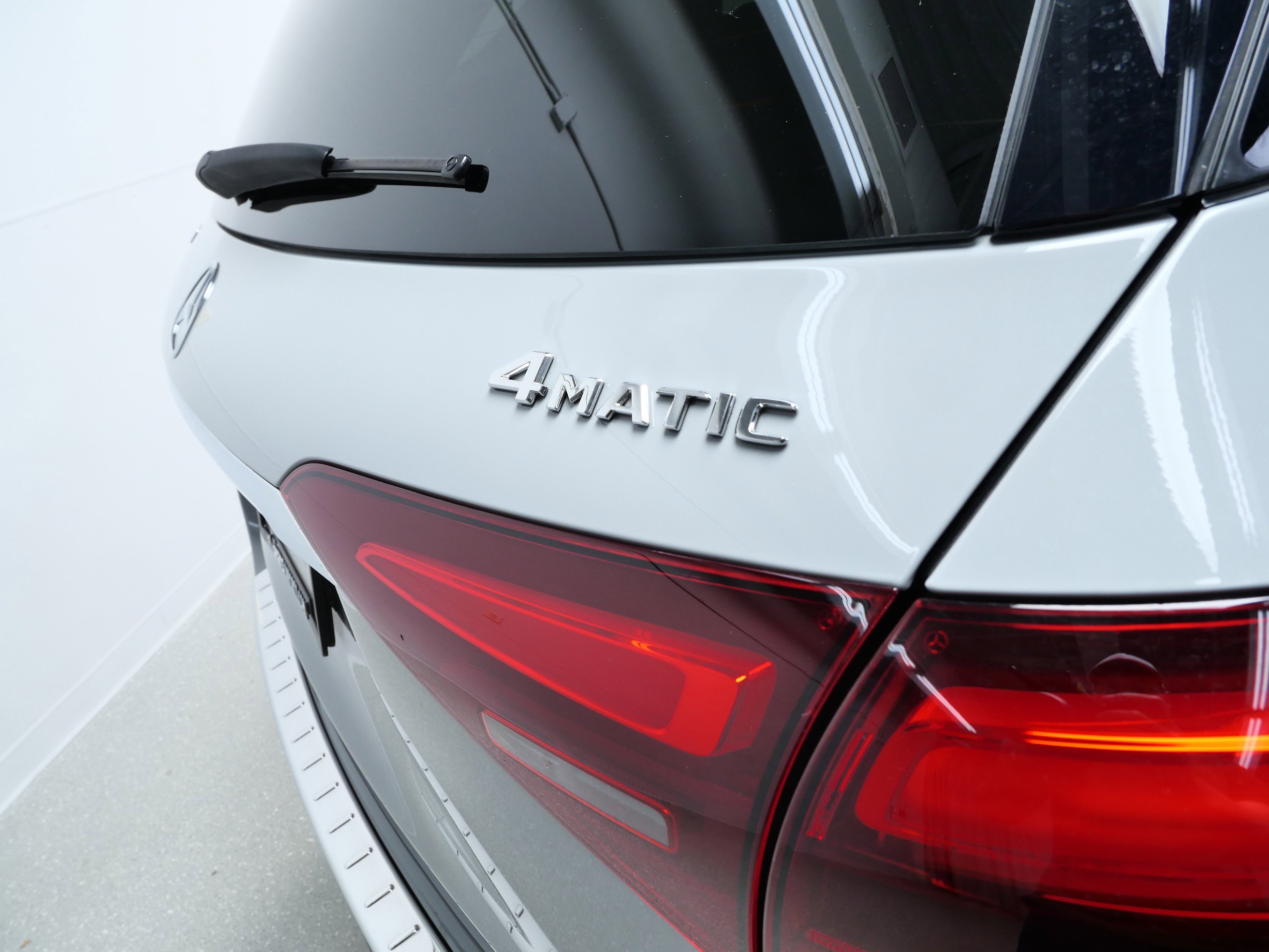 Certified Used 2025 MANUFAKTUR Alpine Grey Mercedes-Benz GLE 350 image 6
