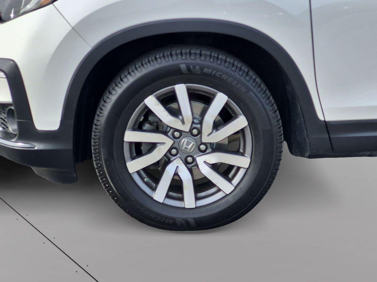 Used 2019 White Diamond Pearl Honda EX-L image 35