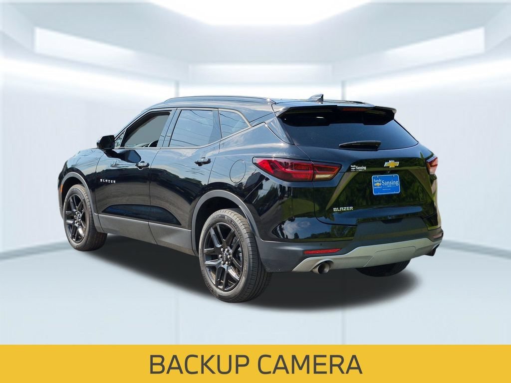 Used 2025 Black Chevrolet 2LT image 3