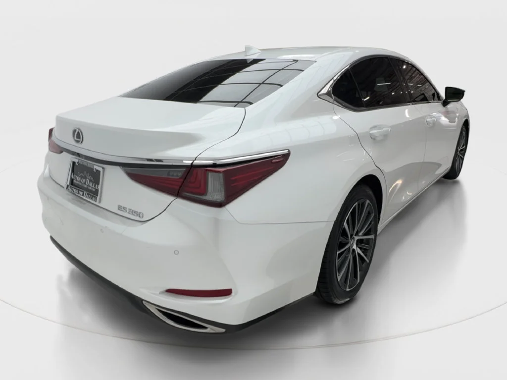 Used 2024 White Lexus 350 image 8