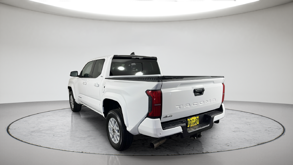 2025 Toyota Tacoma SR5 - Photo 10