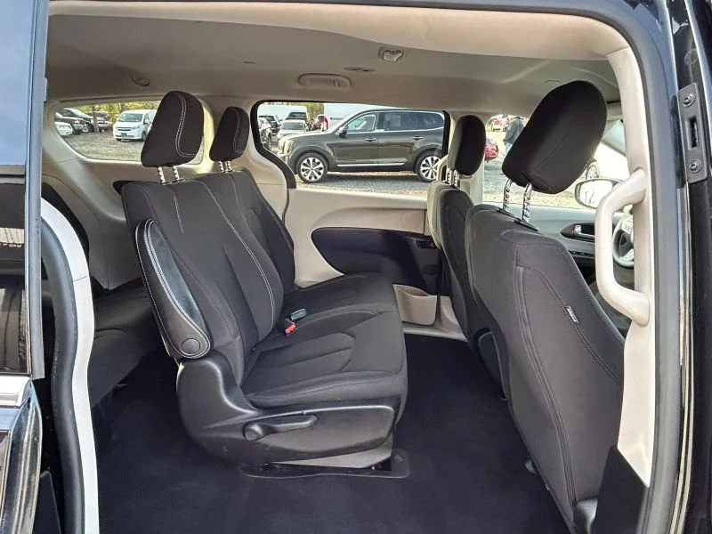 Used 2021 Black Chrysler L Minivan 4D image 26