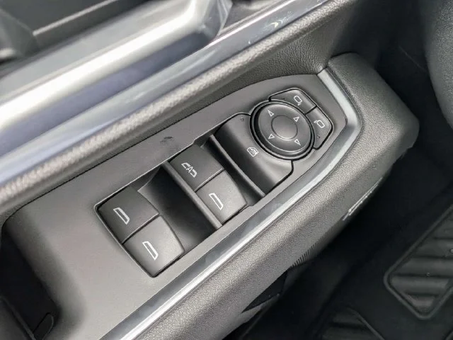 New 2026 Sterling Metallic GMC Elevation image 22