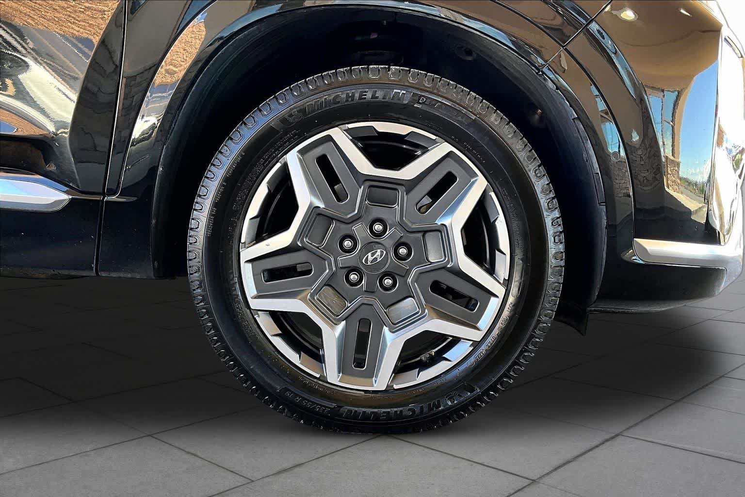 Used 2021 Twilight Black Hyundai Calligraphy image 11