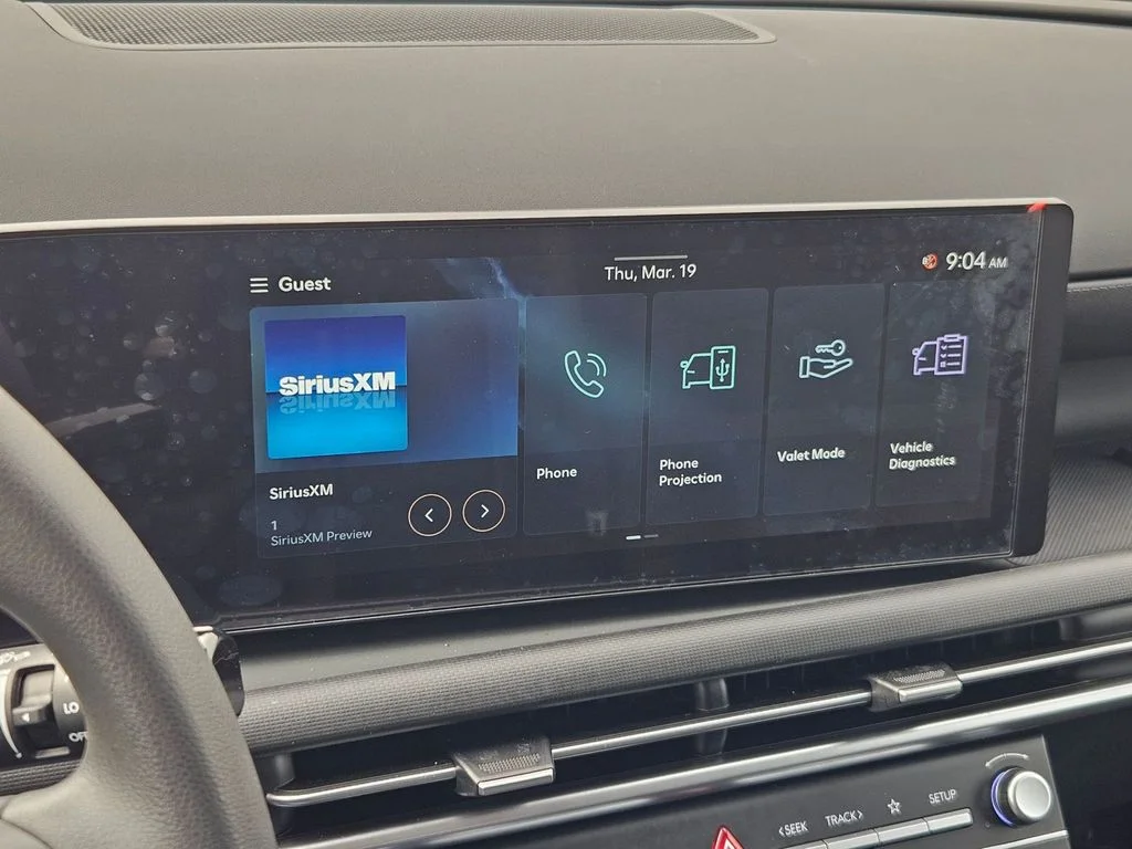 Used 2025 Rockwood Green Hyundai SE image 18