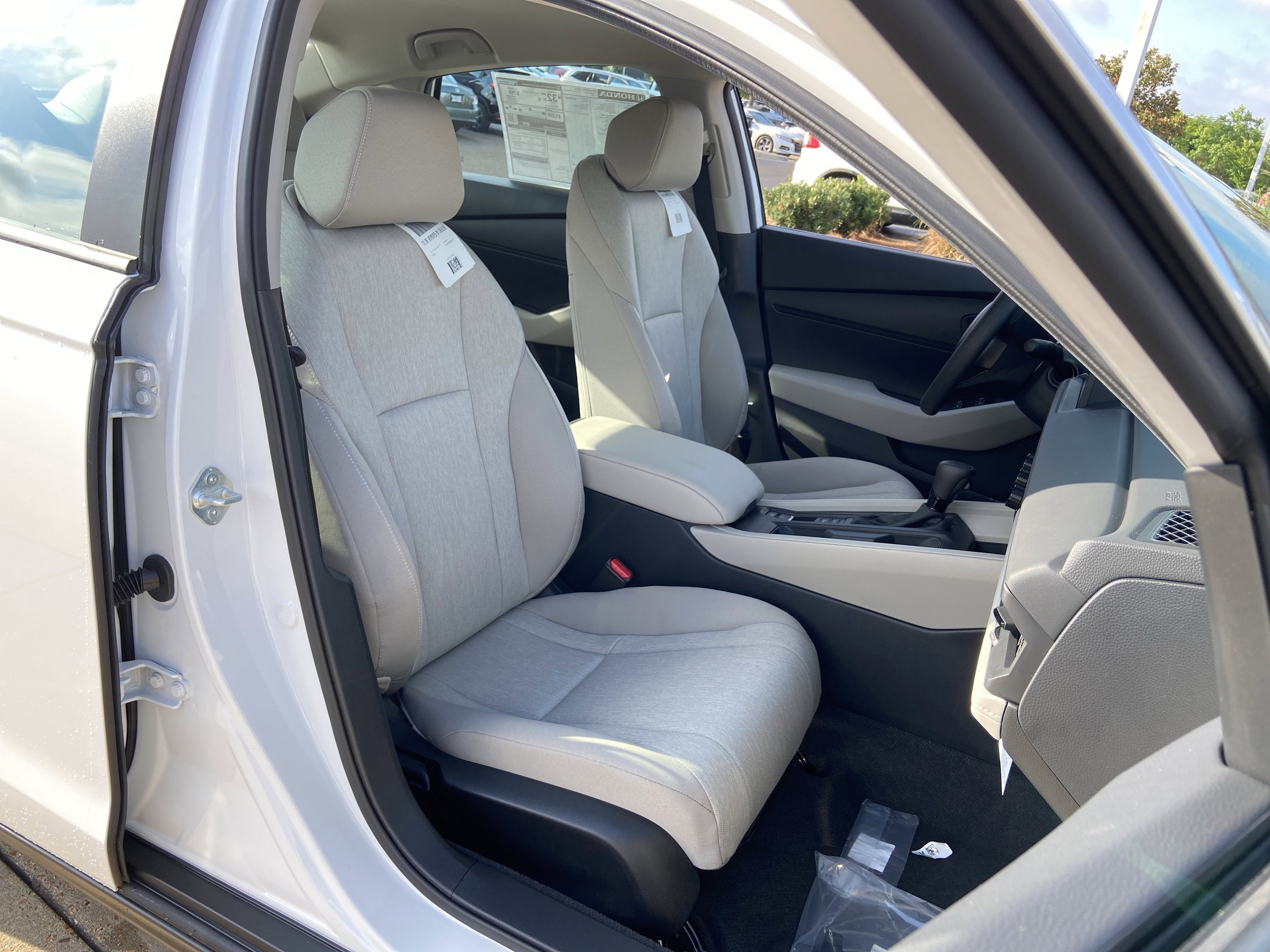 New 2026 Platinum White Pearl Honda LX image 23
