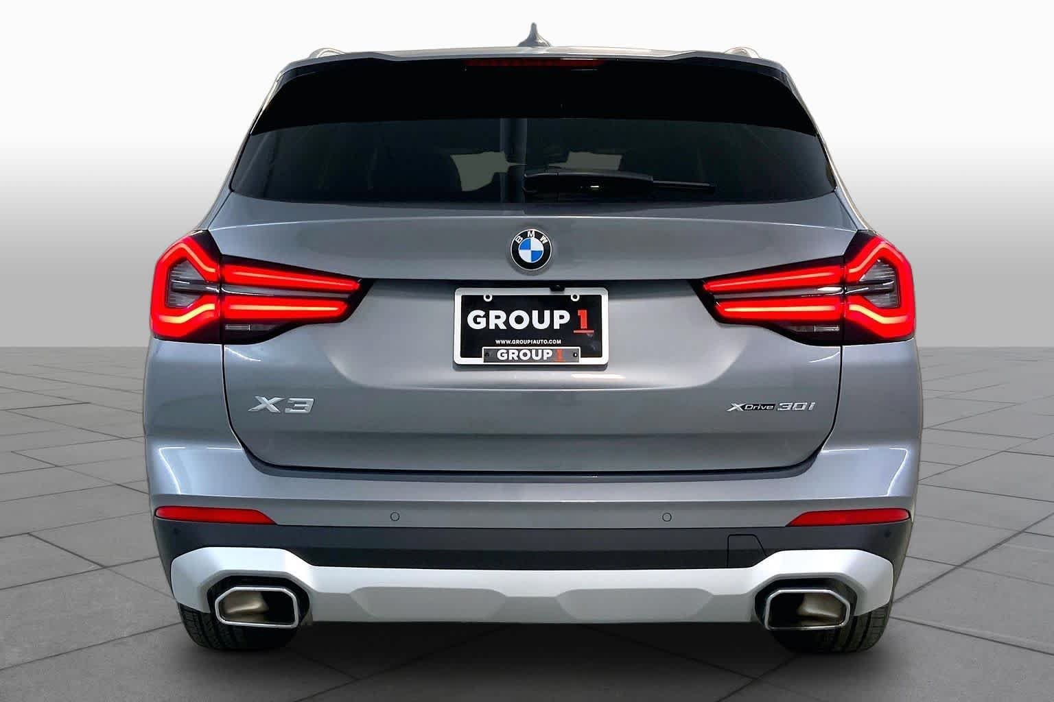 Used 2024 Skyscraper Grey Metallic BMW xDrive30i image 4