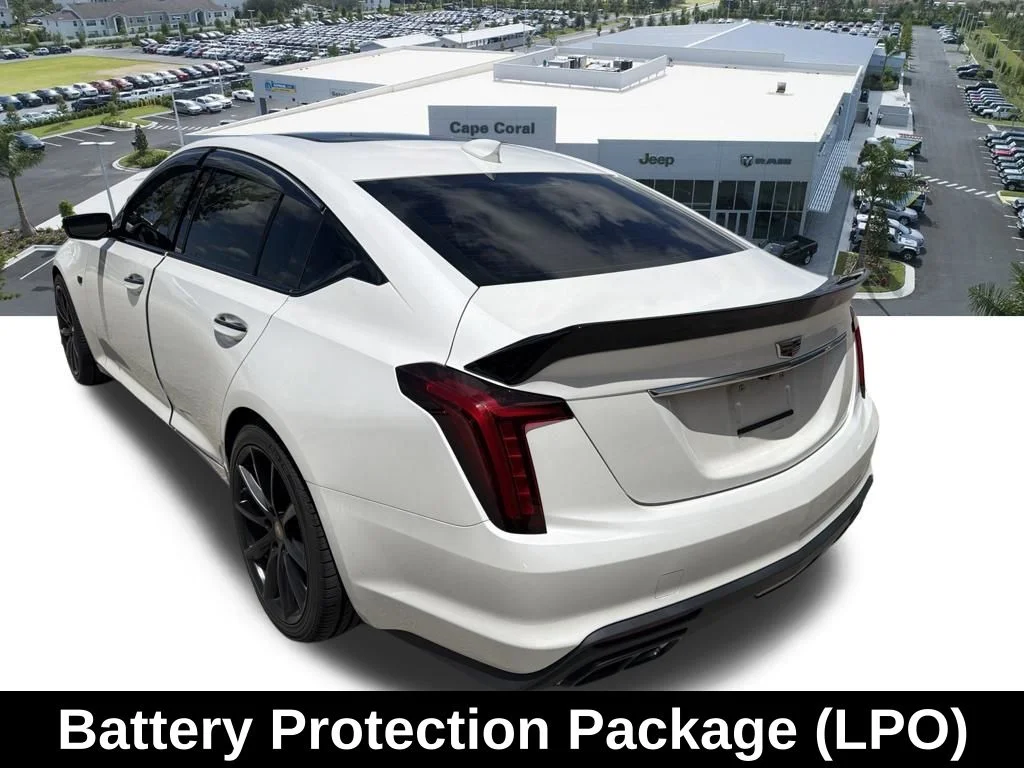 Used 2020 White Cadillac Luxury image 4