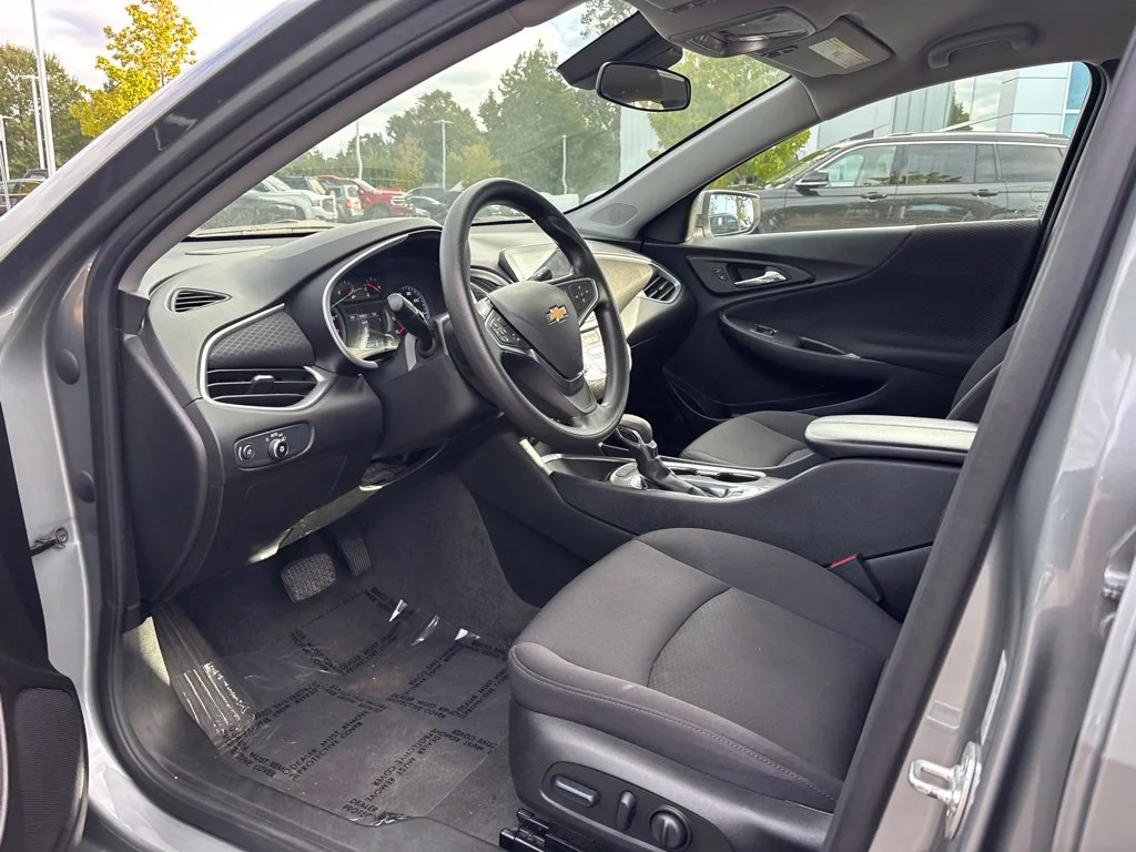 Used 2025 Gray Chevrolet LT image 7