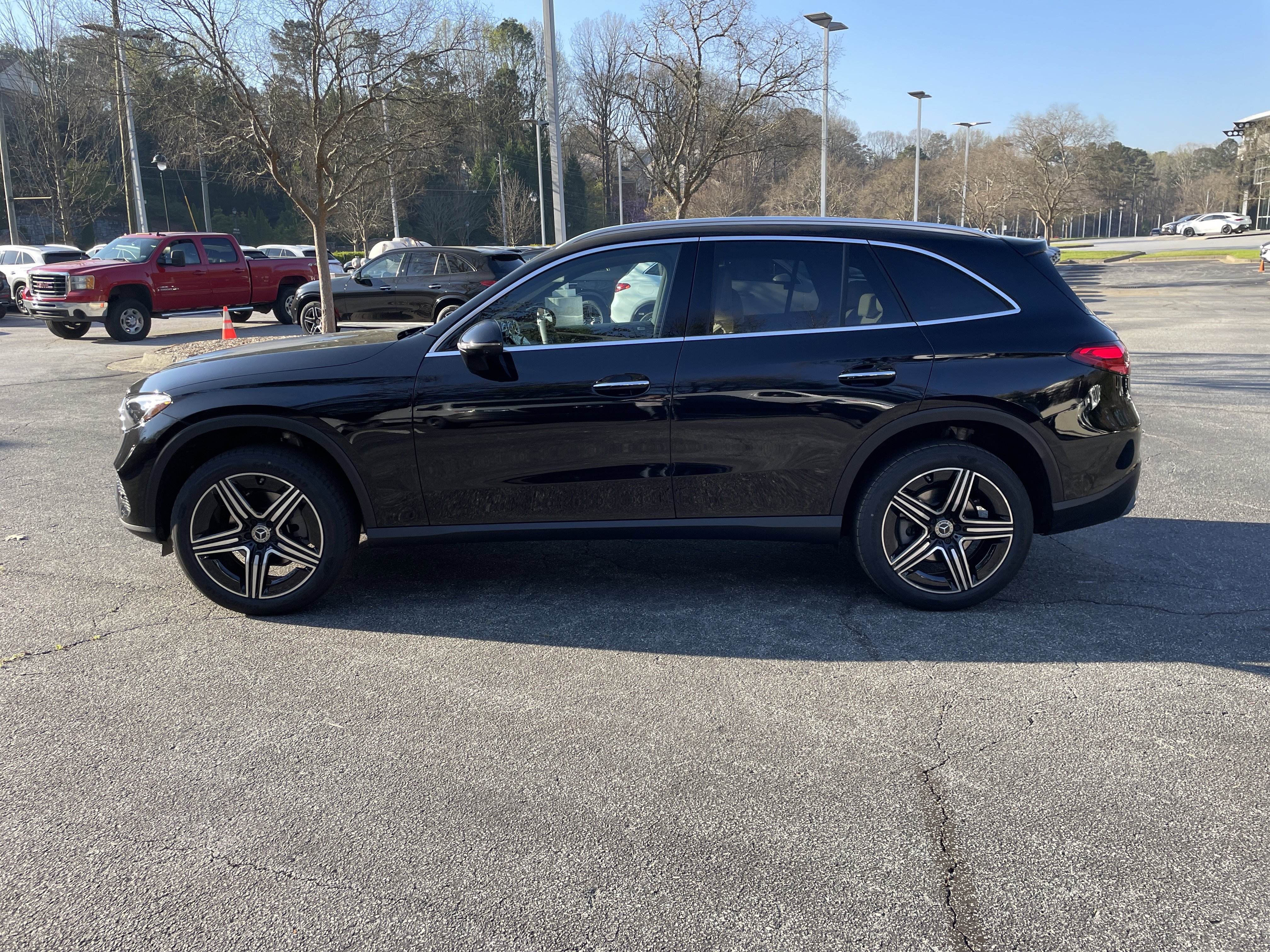 New 2026 Obsidian Black Metallic Mercedes-Benz GLC 300 4MATIC® SUV image 14
