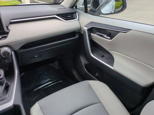 Used 2024 Beige Toyota XLE Premium image 15