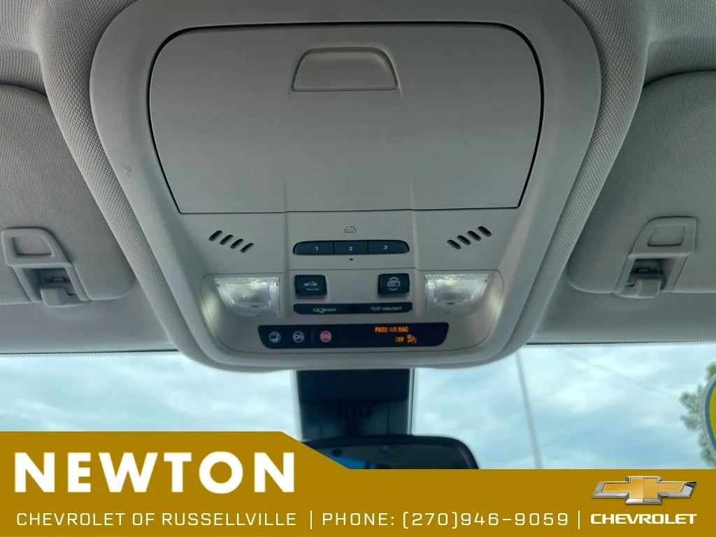 Used 2022 White Frost GMC Denali image 17