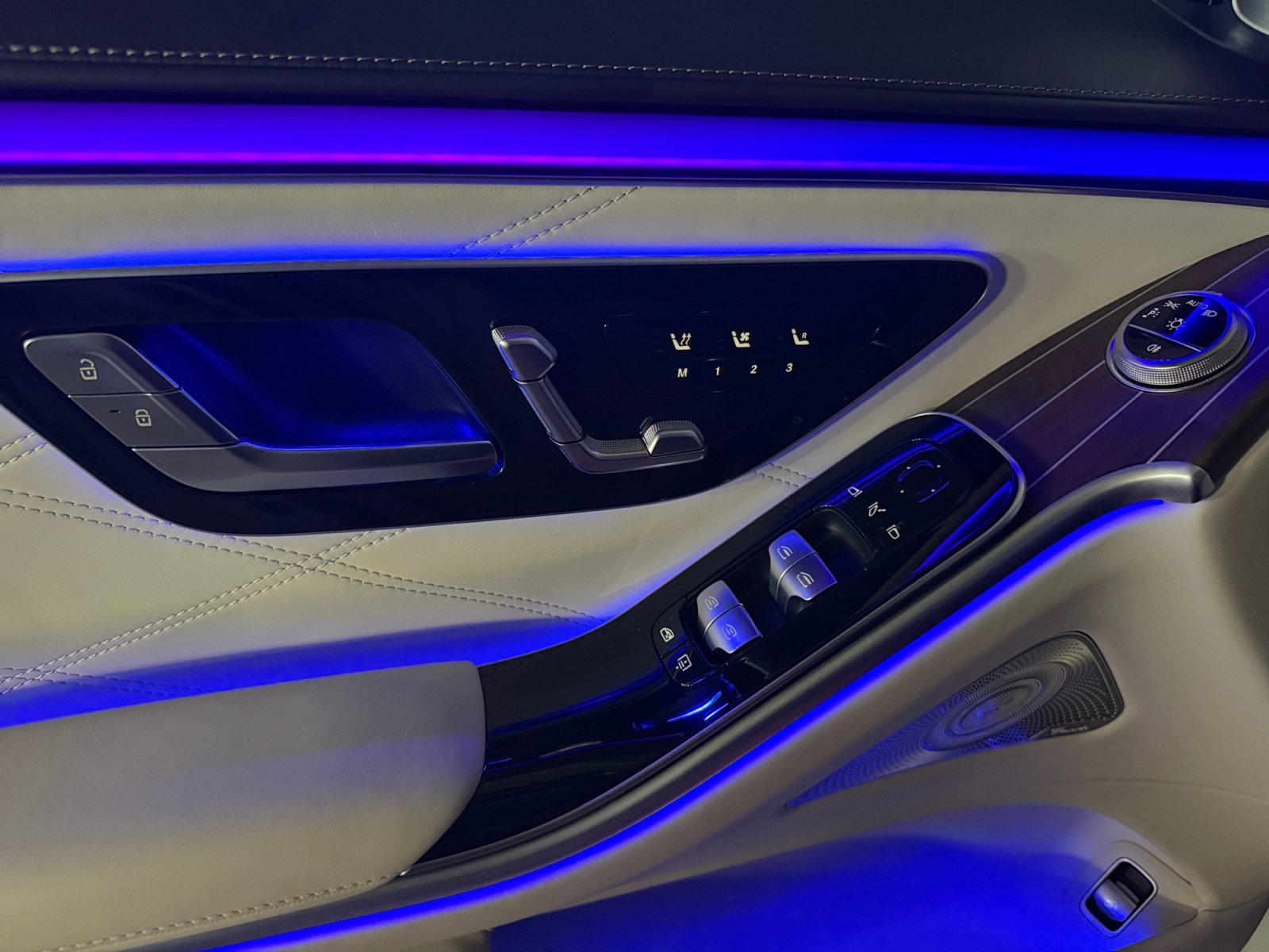Used 2026 MANUFAKTUR Moonlight Whit Mercedes-Benz Maybach S 580 image 17