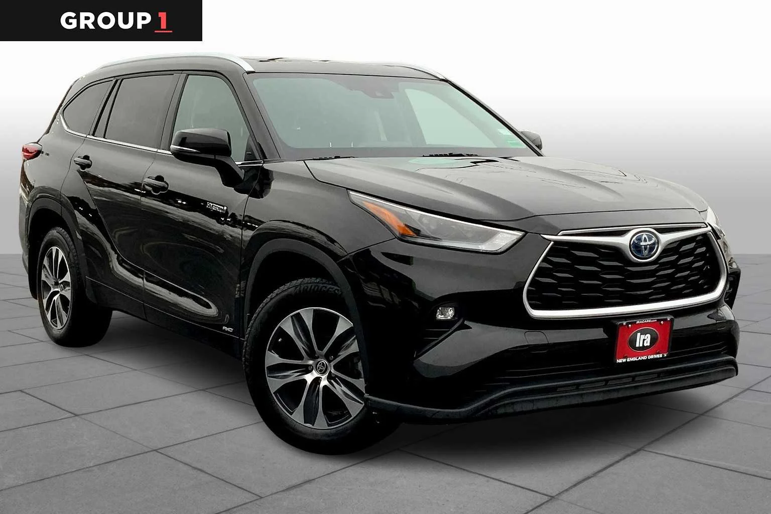 Certified Used 2021 Midnight Black Metallic Toyota Hybrid XLE image 3