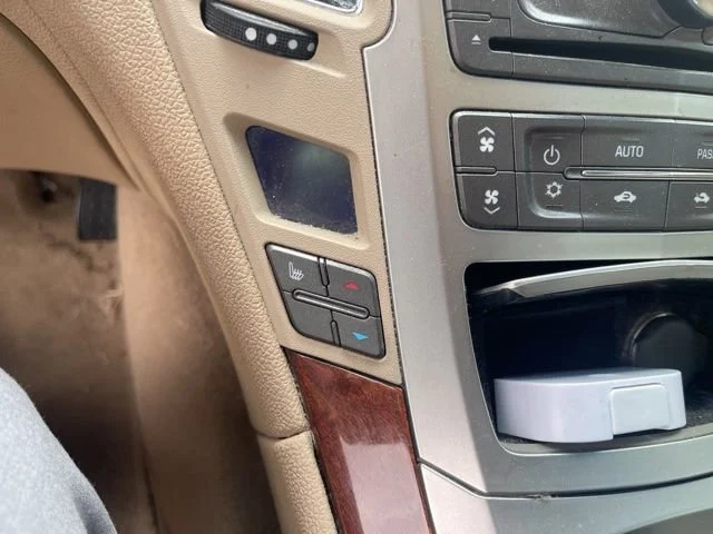 Used 2011 VANILLA LATTE METALLIC Cadillac Luxury image 8