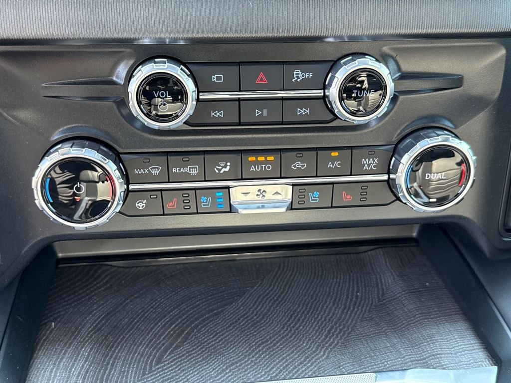 2025 Ford F-250 Super Duty Platinum - Photo 29