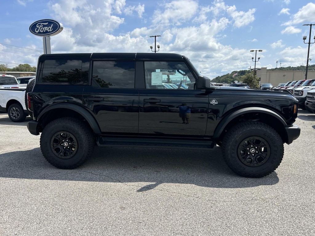 New 2026 Shadow Black Ford Outer Banks® image 3