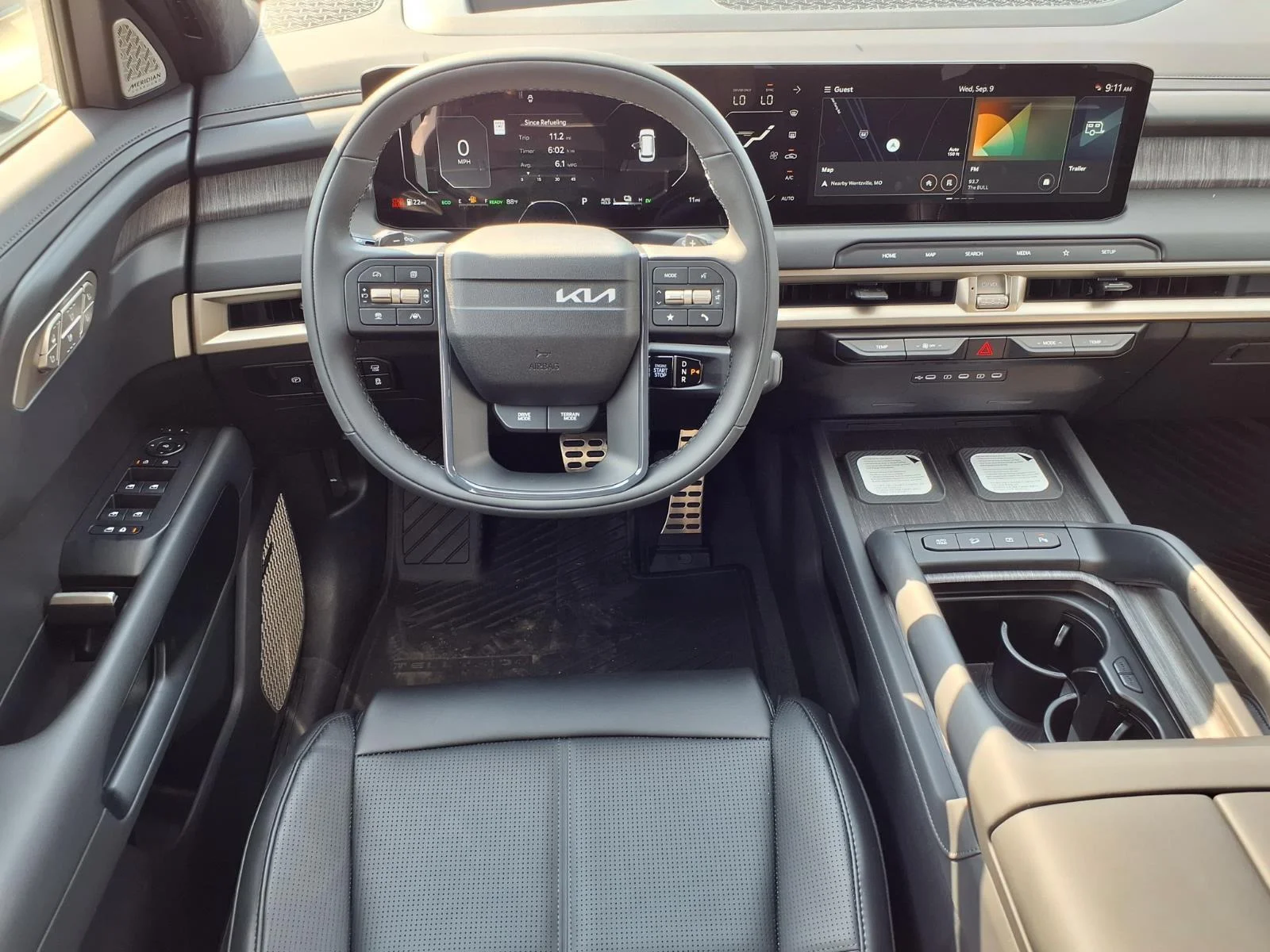 New 2027 Ivory Silver Kia SX-PRESTIGE image 2