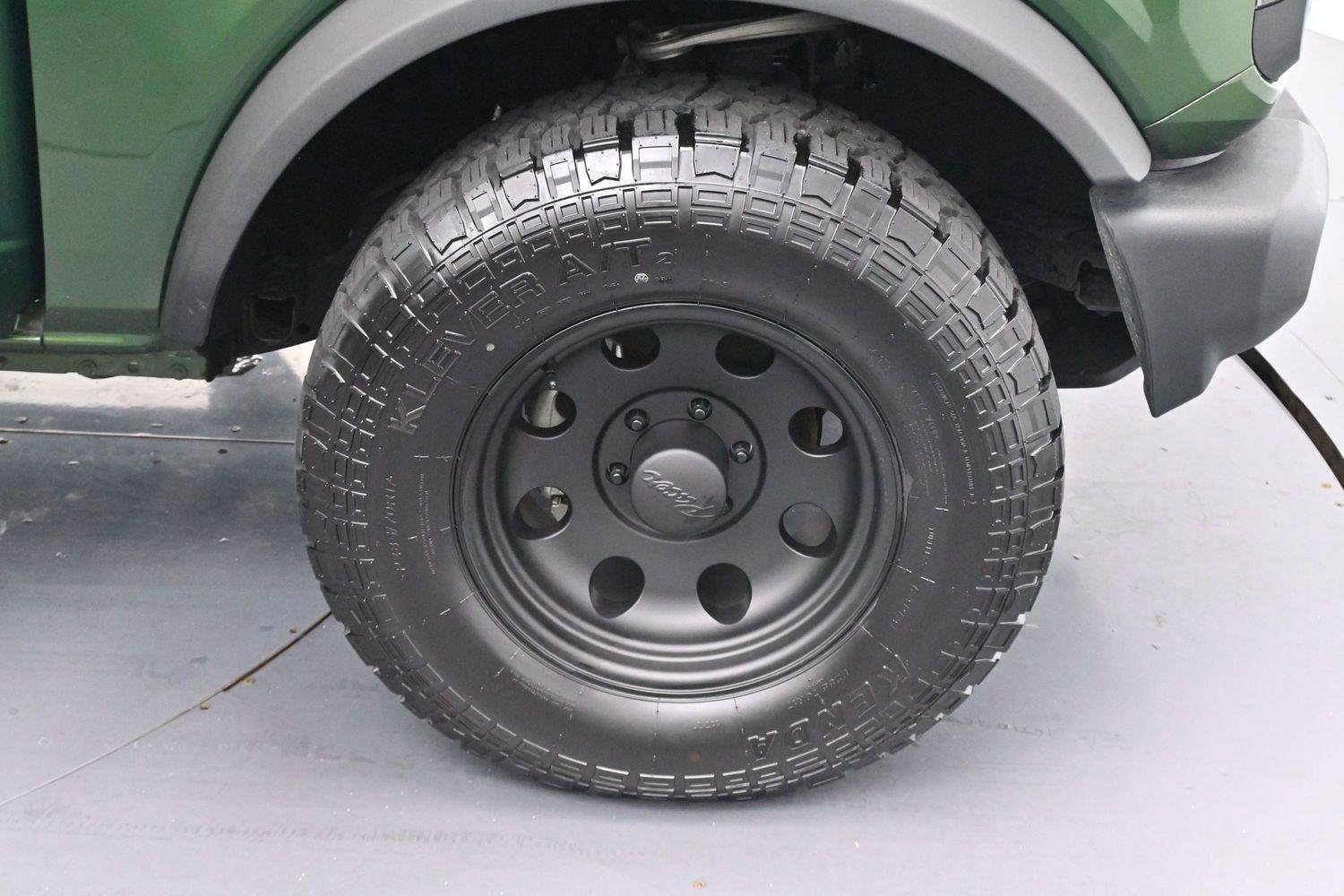 Used 2025 Green Ford Base image 35