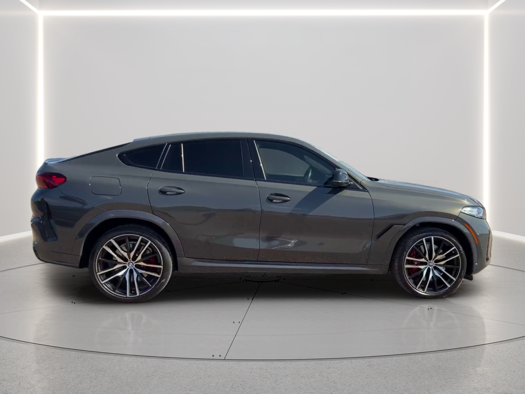 Used 2025 Gray BMW M60i image 4