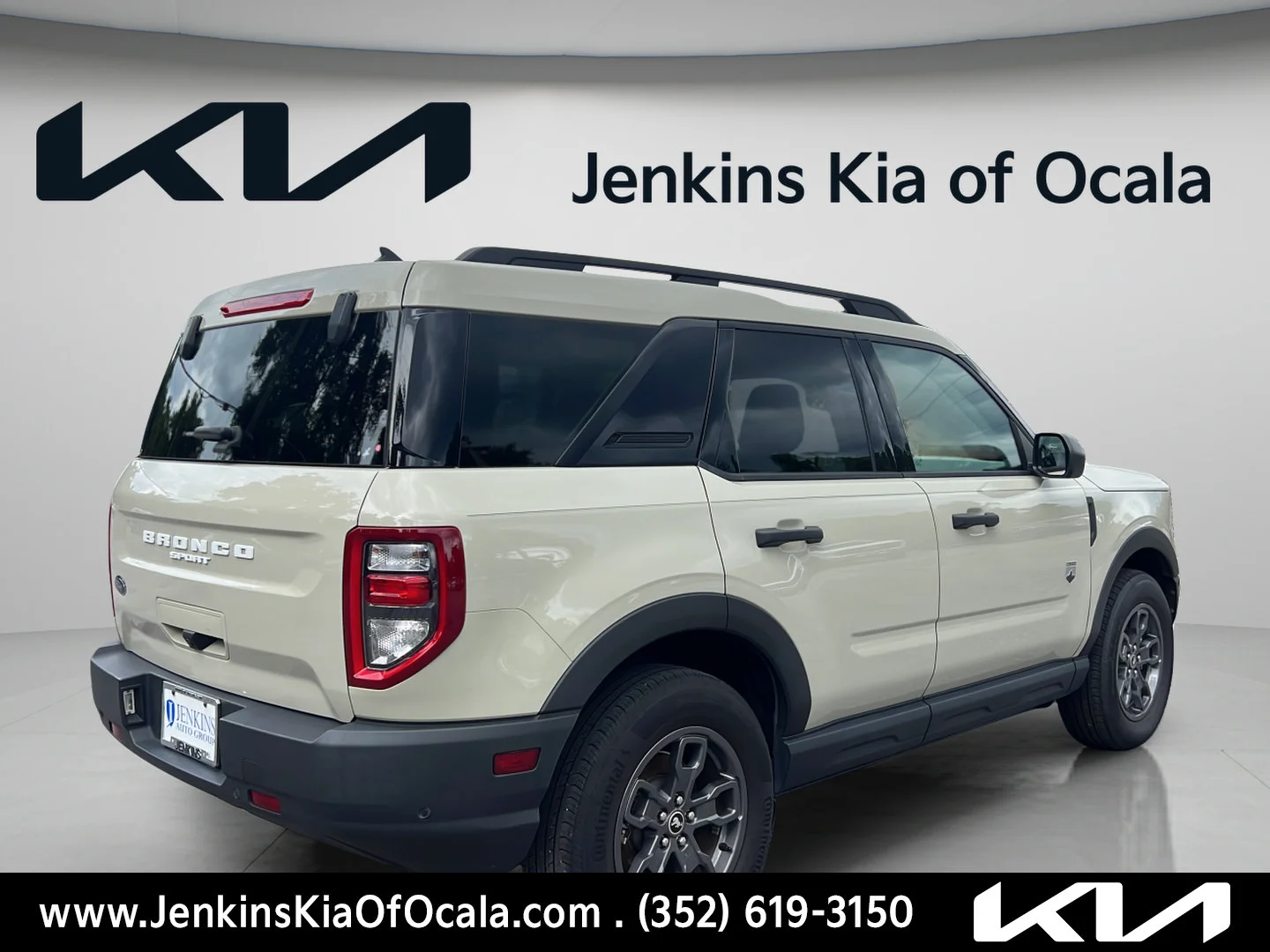 Used 2024 Beige Ford Big Bend image 3