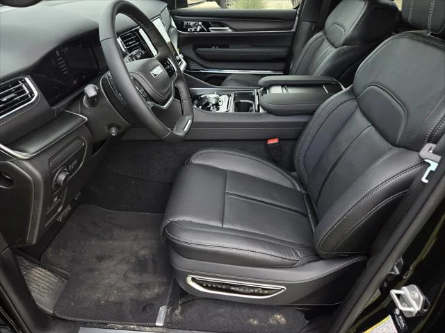 New 2026 High Gloss Black Exterior Paint Jeep Summit Obsidian image 15