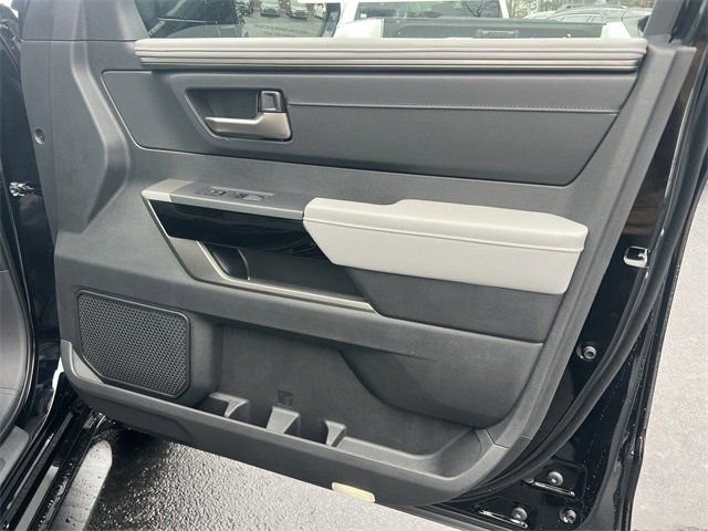 2025 Toyota Tundra Limited - Photo 14