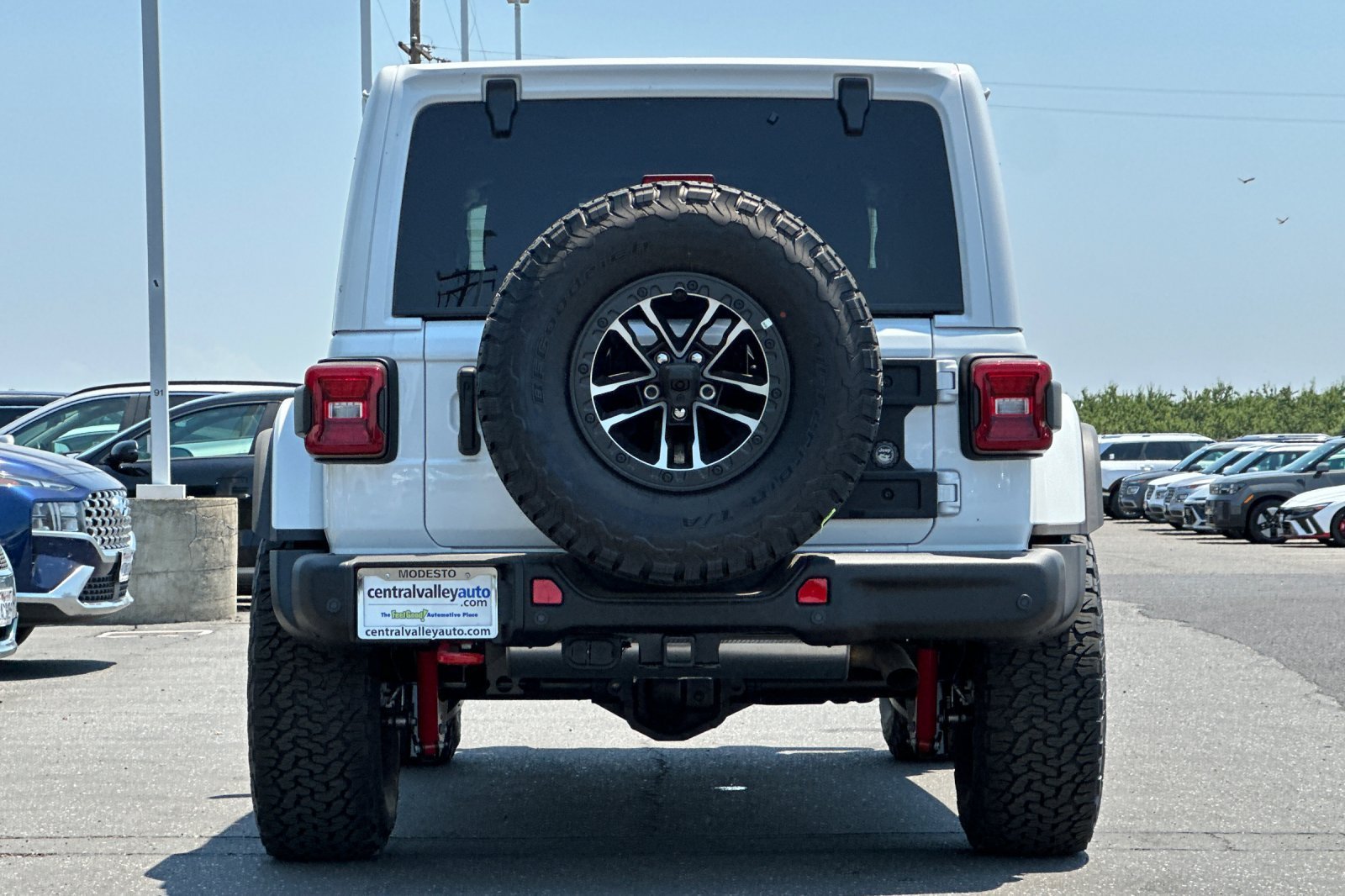 New 2026 Bright White Clearcoat Jeep Rubicon X image 5