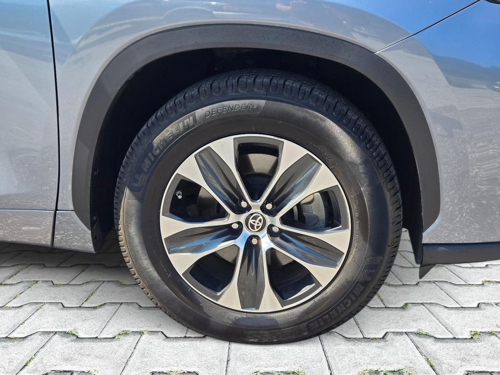 Used 2021 Blue Toyota XLE image 3