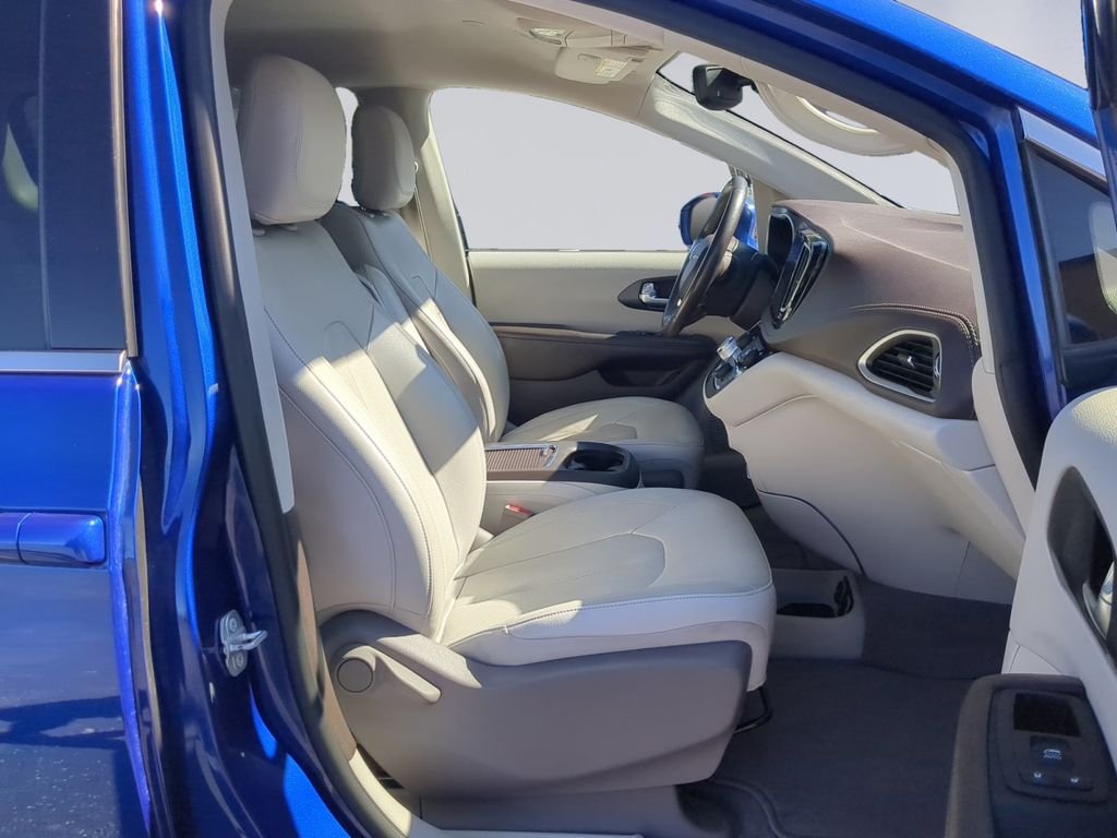 Used 2021 Blue Chrysler Touring L image 19