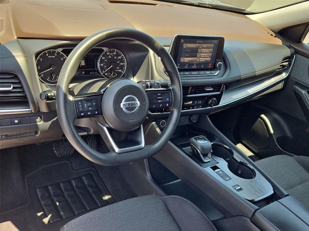 2021 Nissan Rogue SV - Photo 2