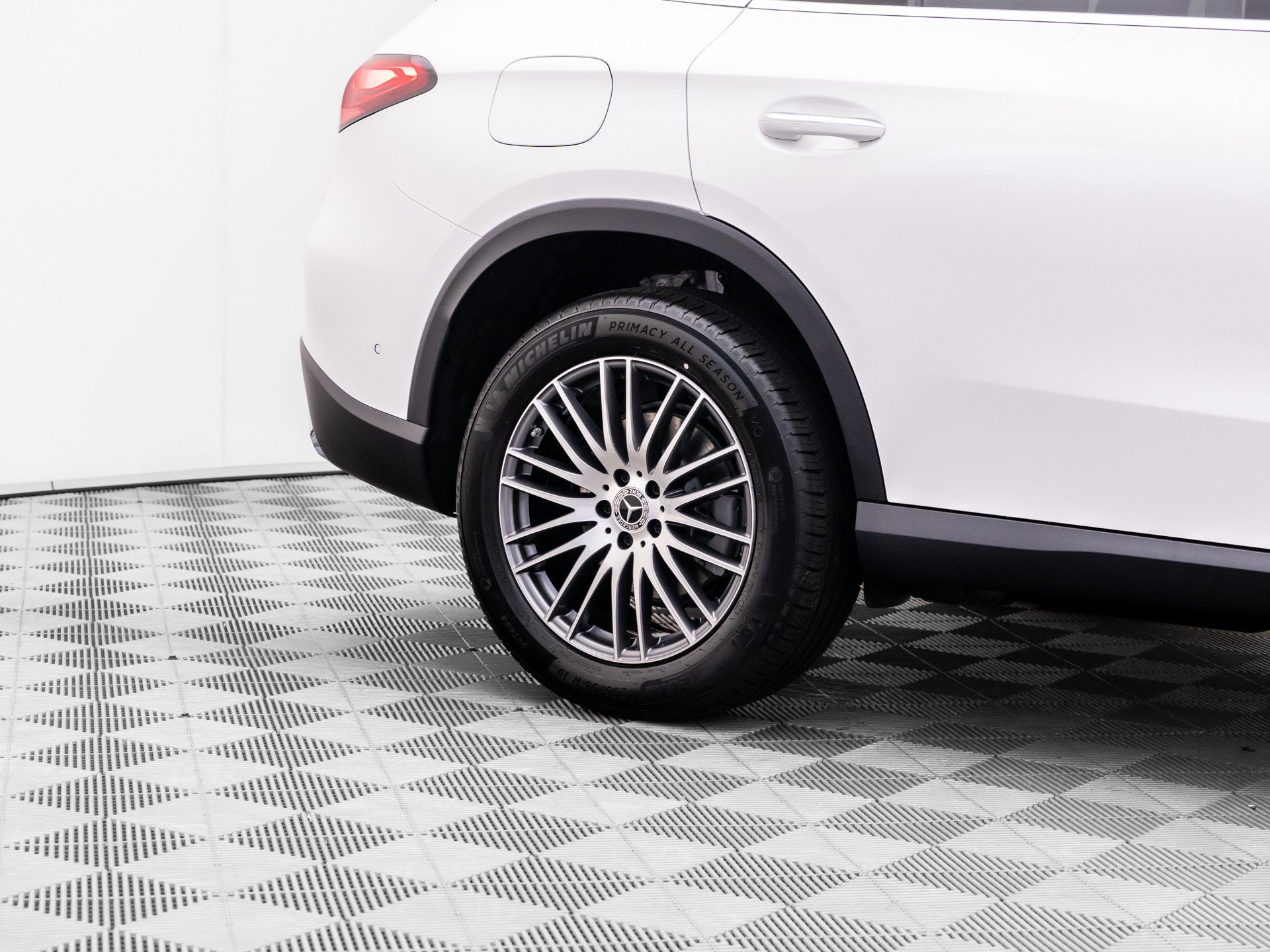 New 2026 White Mercedes-Benz GLC 300 image 33