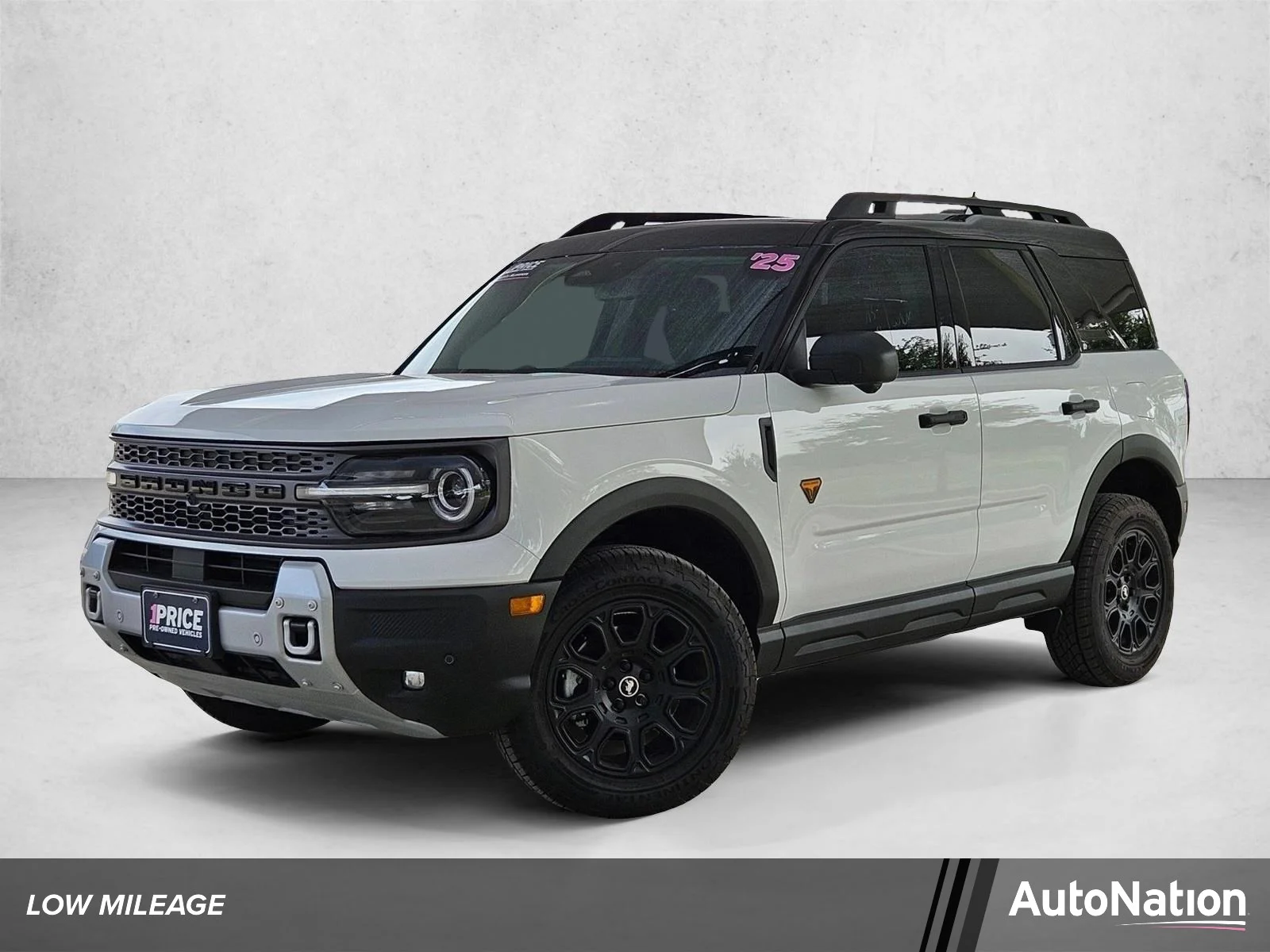 Used 2025 Oxford White Ford Badlands image 1