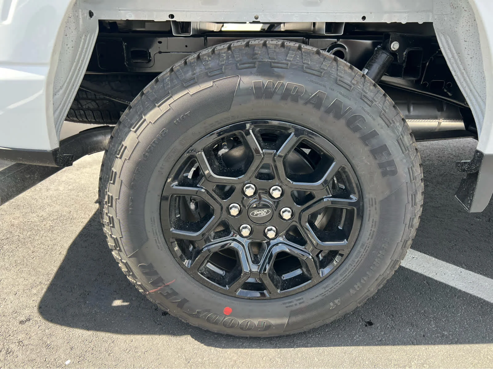 New 2026 Oxford White Ford XLT image 15