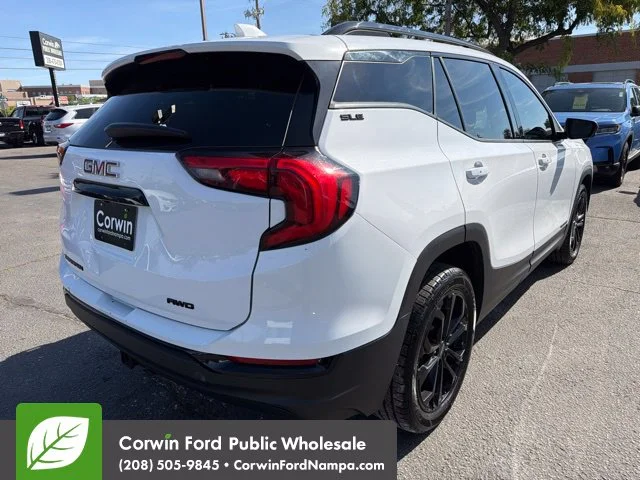 Used 2021 Summit White GMC  image 5