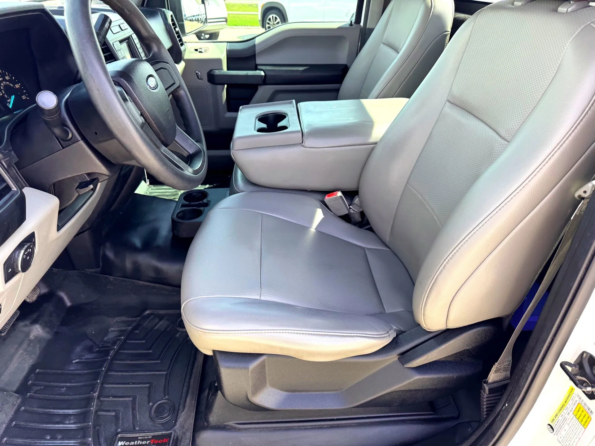 Used 2018  Ford XL image 14