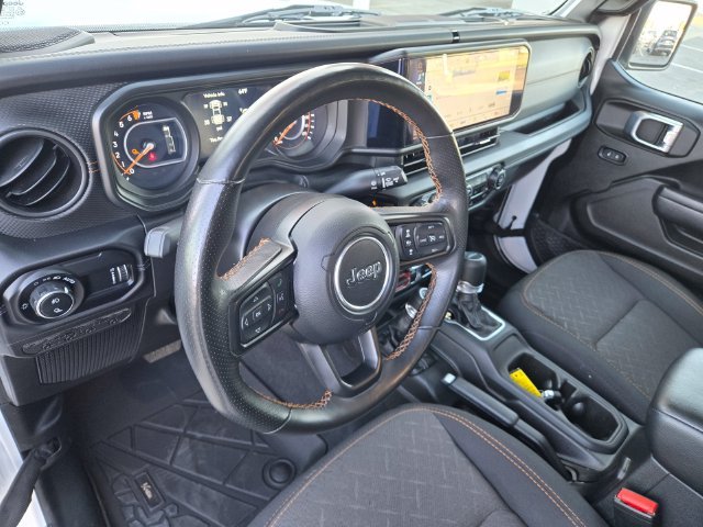Used 2025 White Jeep Mojave image 10