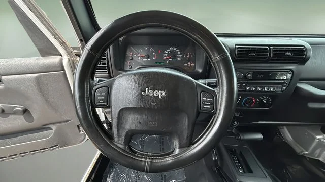 Used 2006 Silver Jeep Unlimited image 13