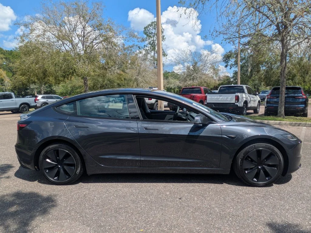 Used 2025  Tesla Long Range image 3