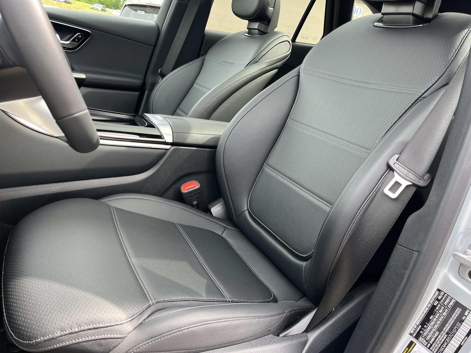 Used 2026 SILVER Mercedes-Benz GLC 300 image 25